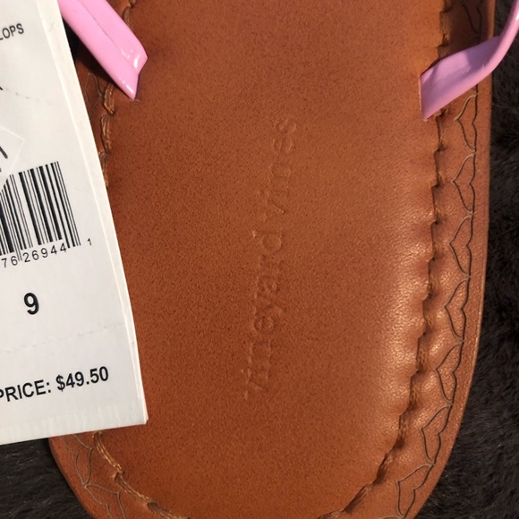 Vineyard Vines flip flops - Picture 3 of 4